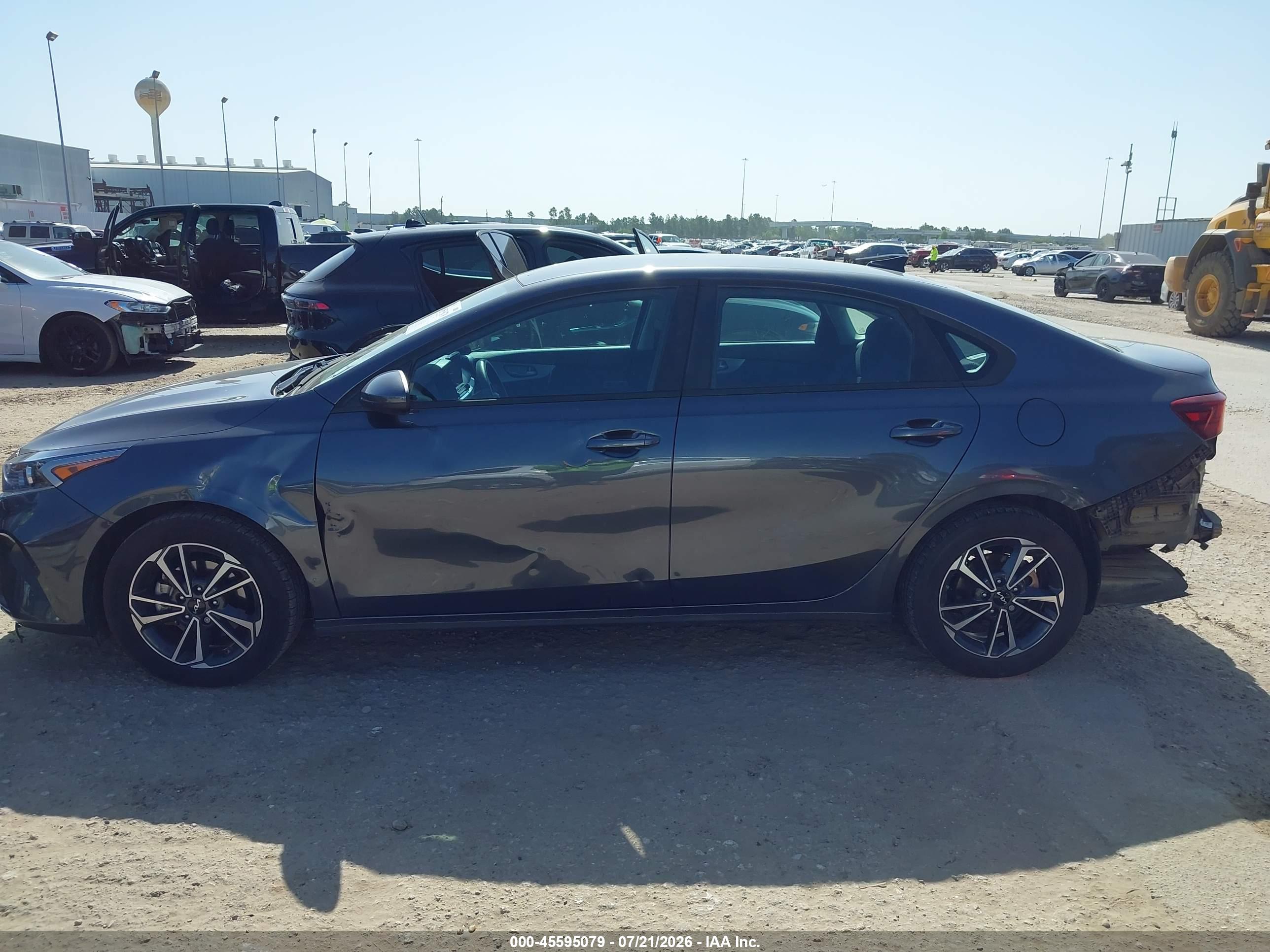 2023 KIA FORTE LXS