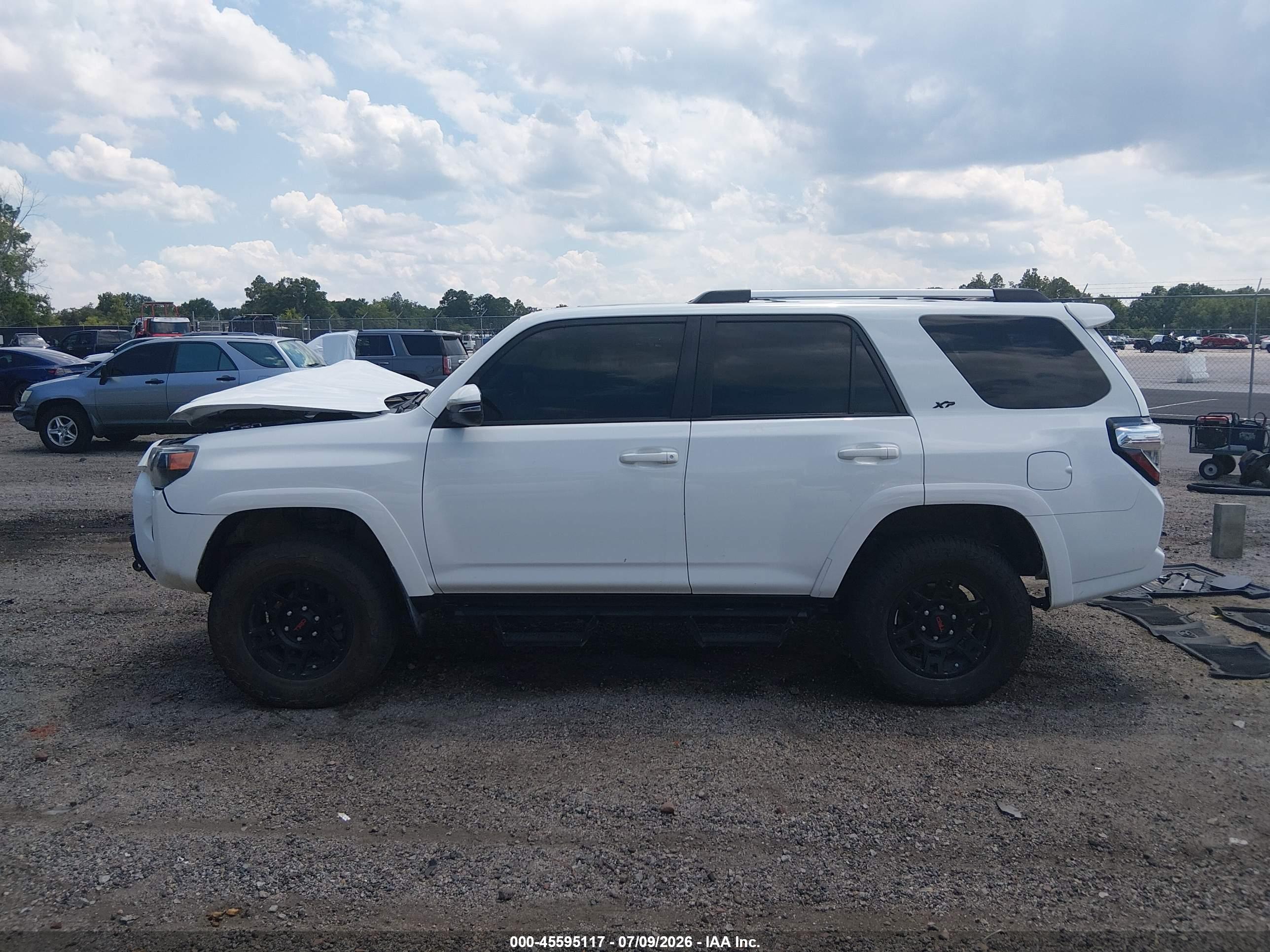 2022 TOYOTA 4RUNNER SR5 PREMIUM