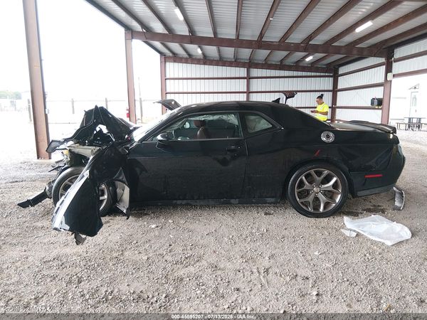 2016 DODGE CHALLENGER SXT PLUS