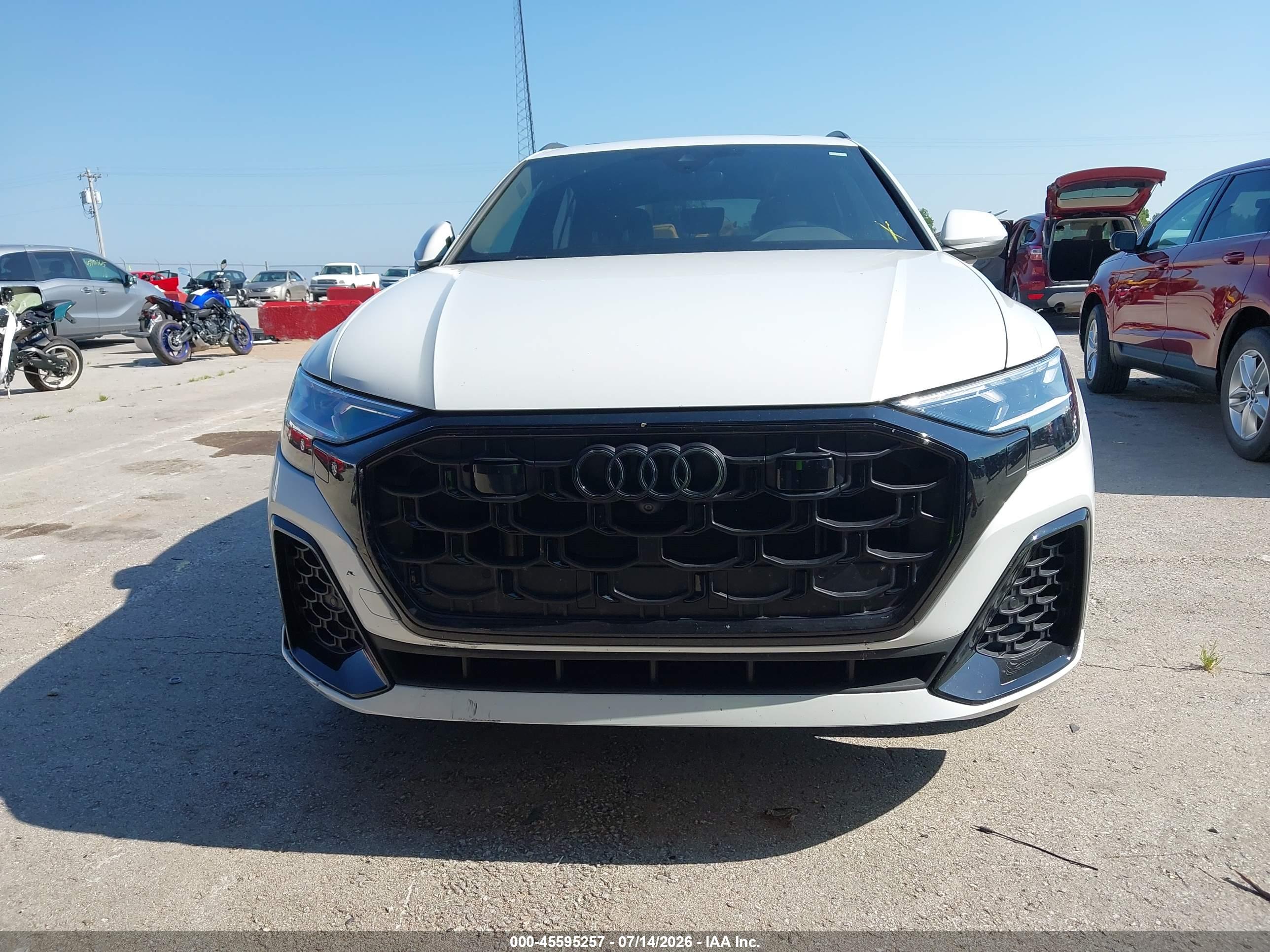 2024 AUDI Q8