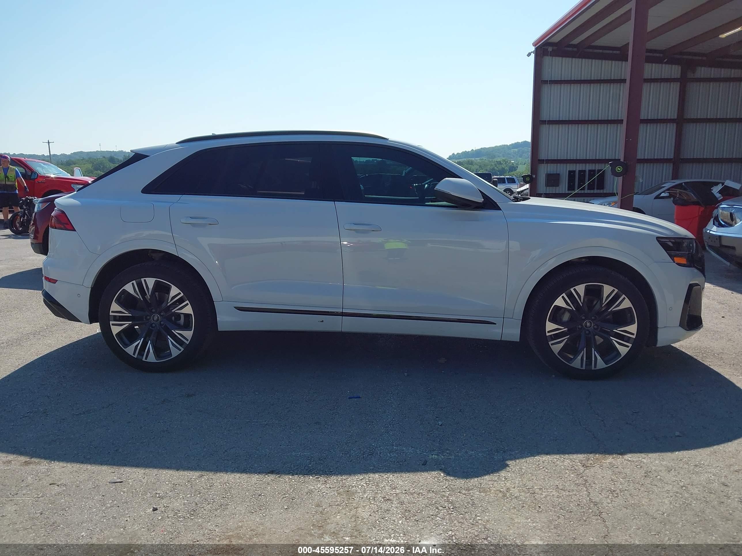 2024 AUDI Q8