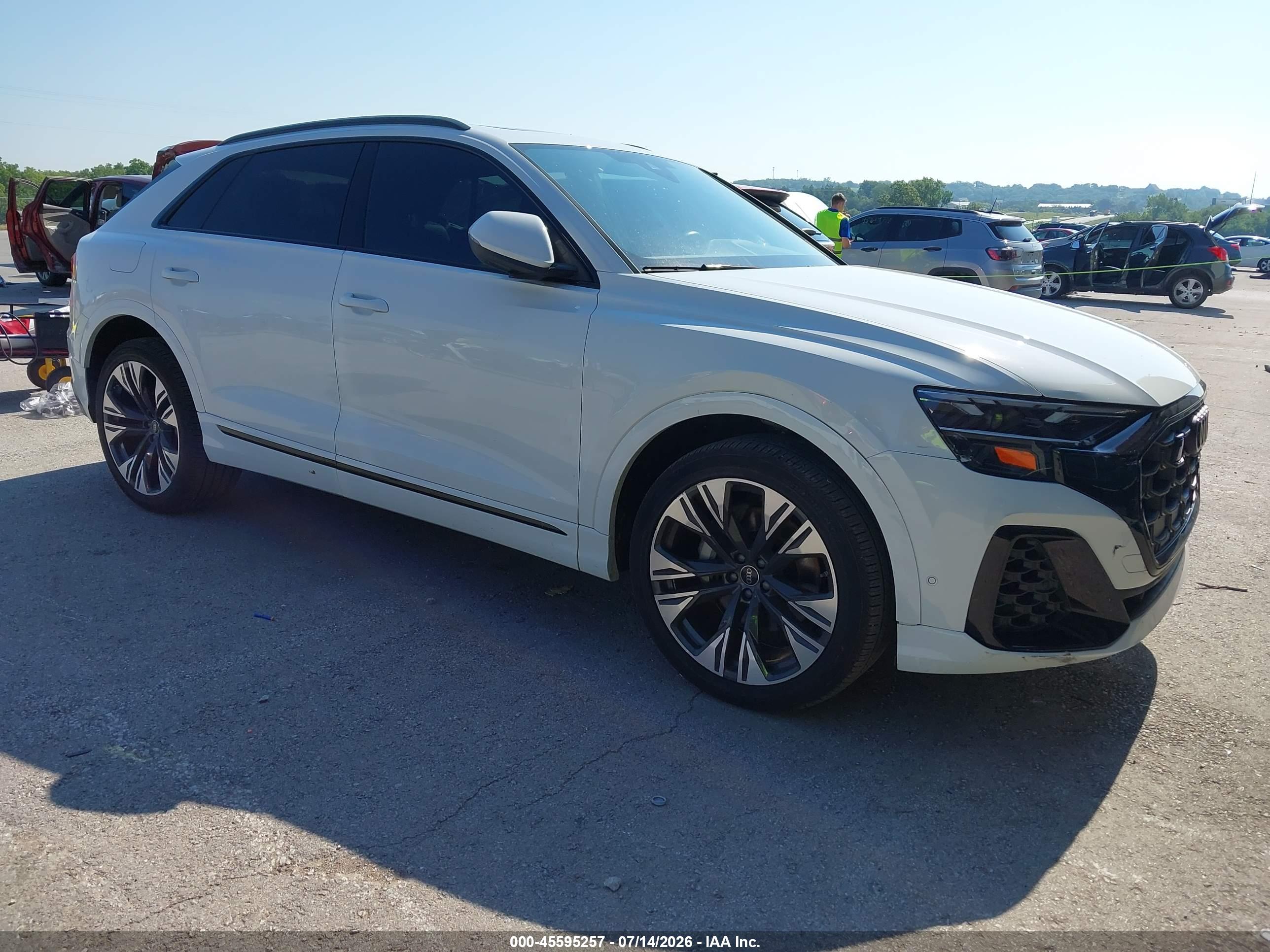 2024 AUDI Q8