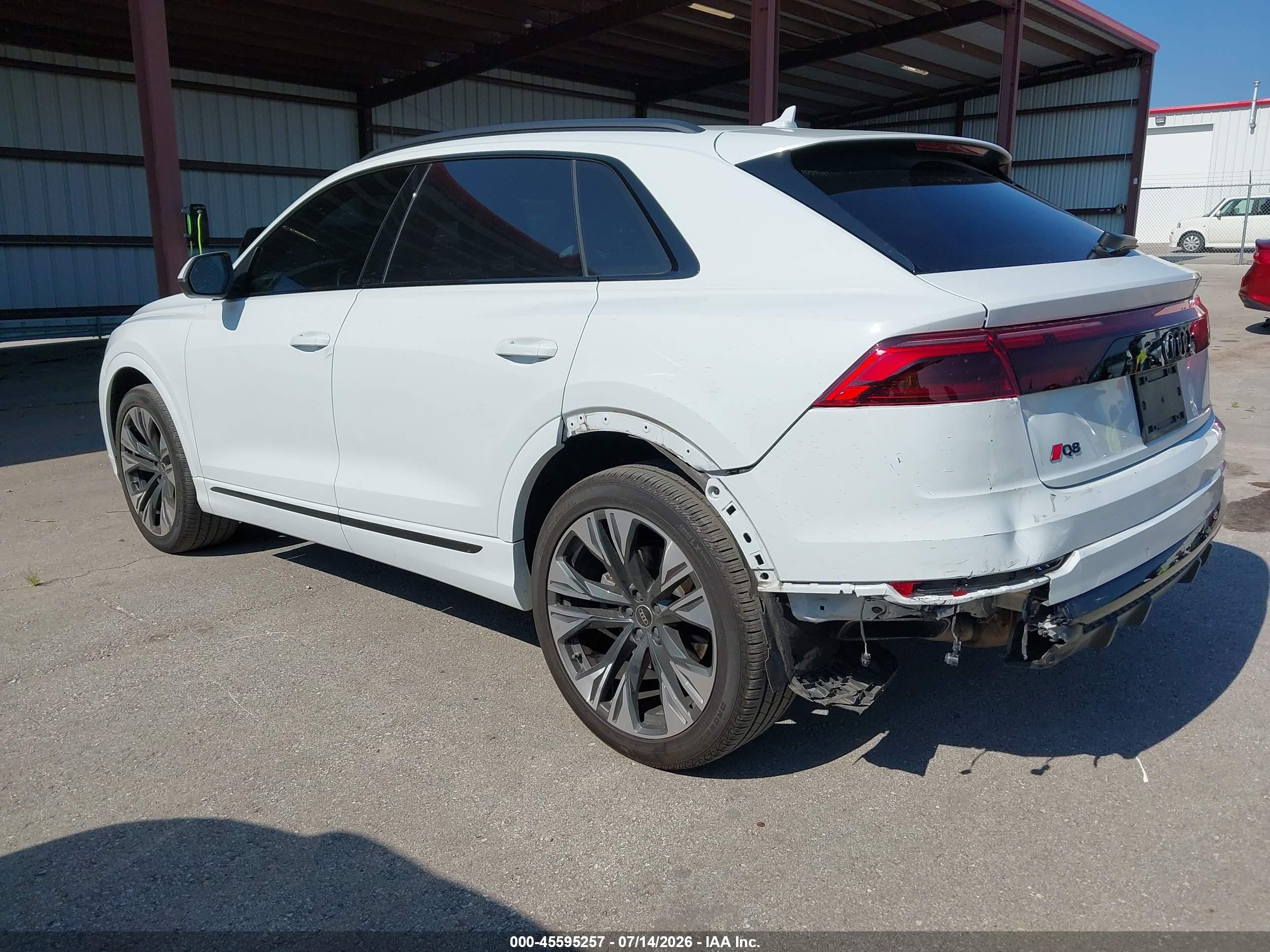 2024 AUDI Q8
