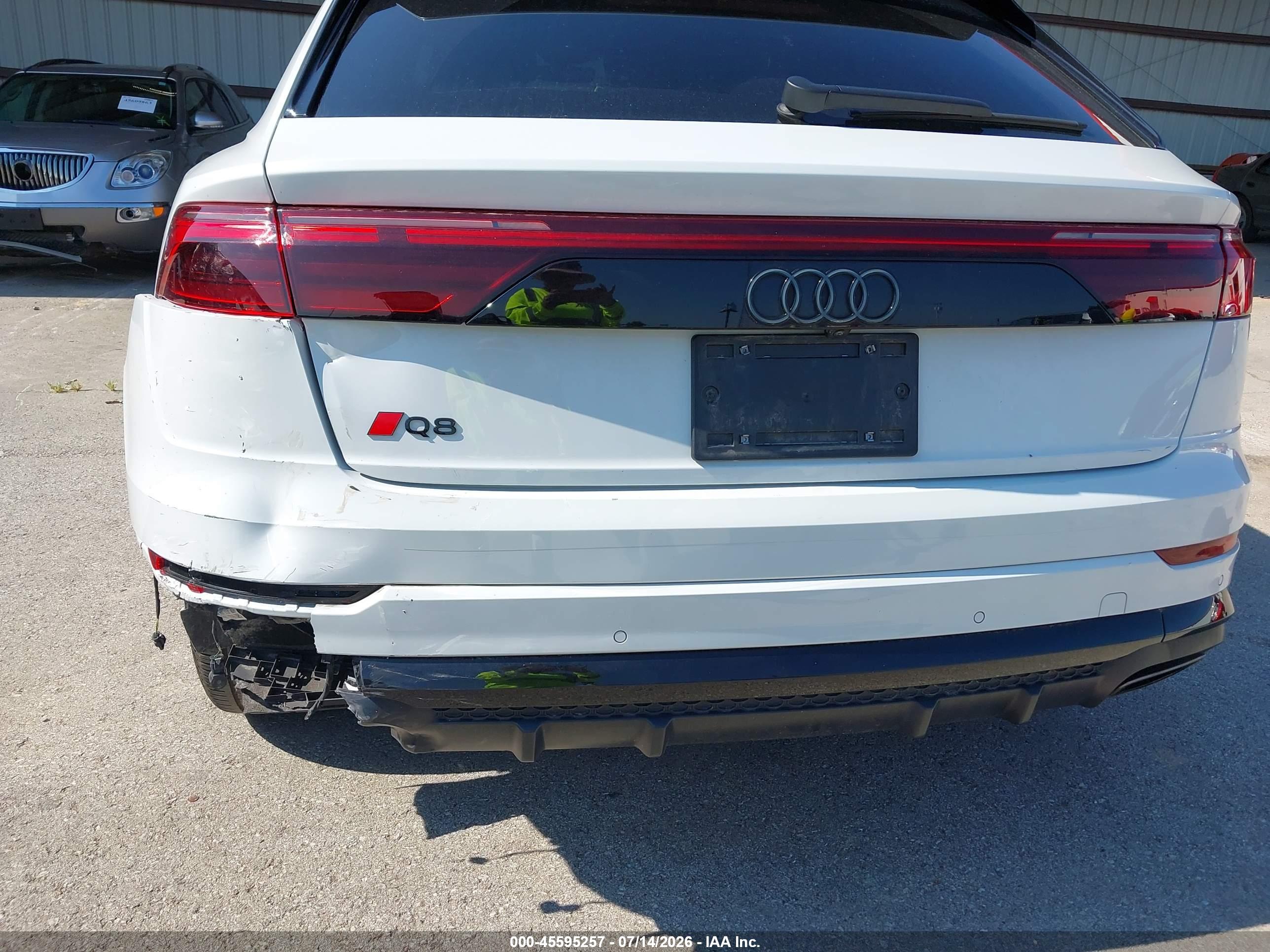 2024 AUDI Q8