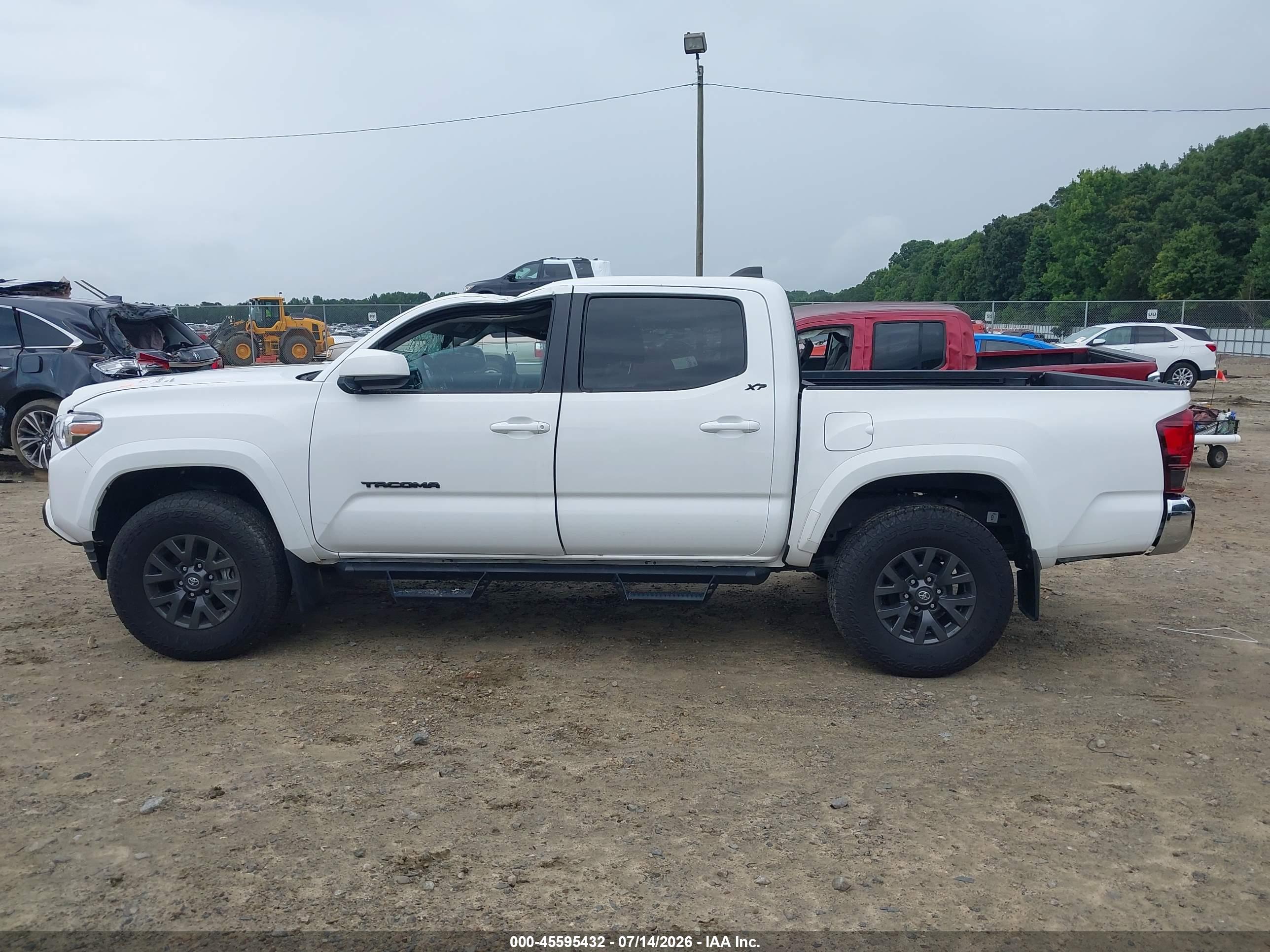2022 TOYOTA TACOMA SR5 V6