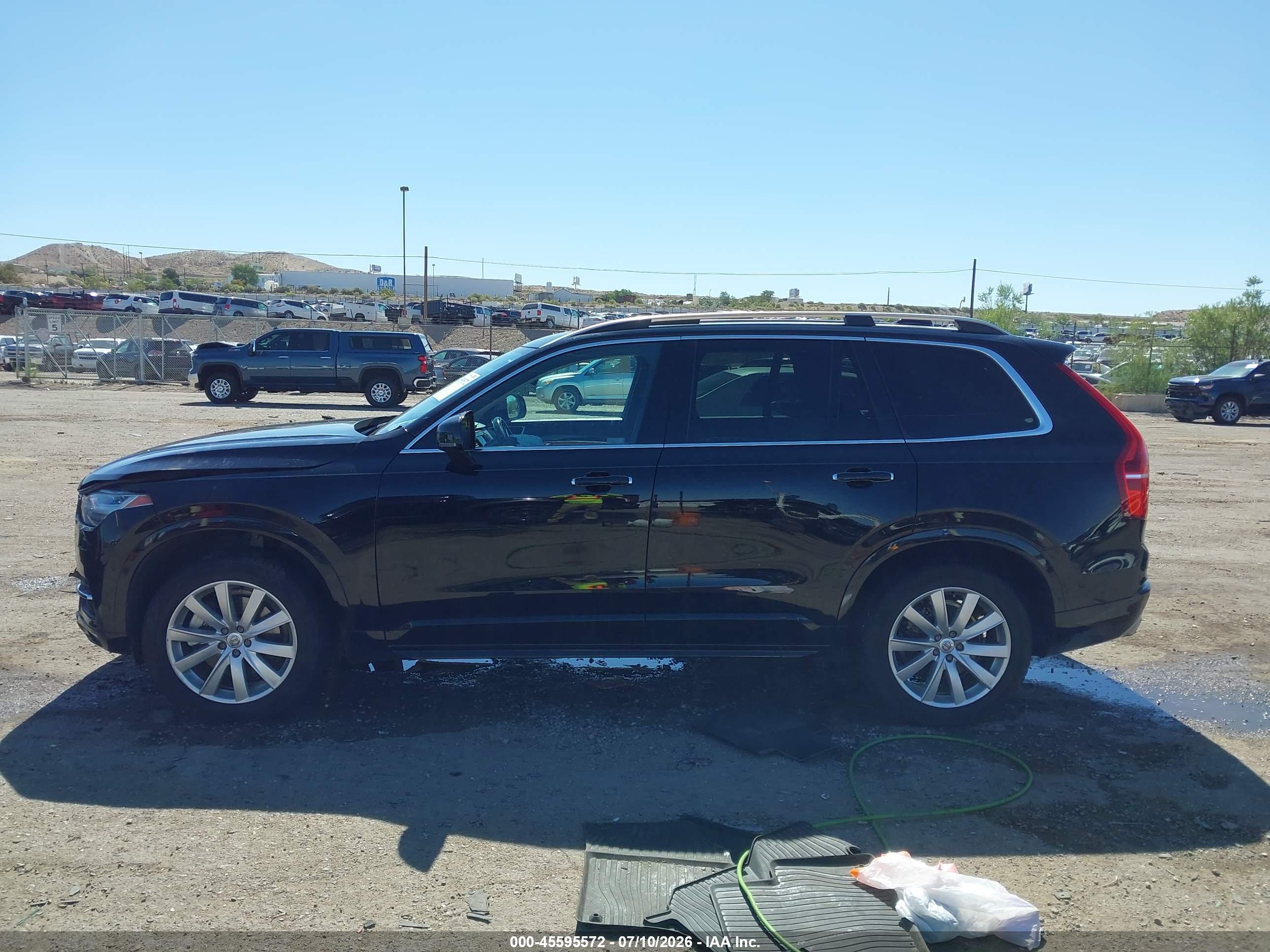 2016 VOLVO XC90 T6 MOMENTUM