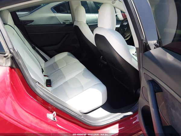 2021 TESLA MODEL 3 — I8