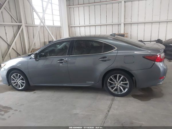 2017 LEXUS ES 300H
