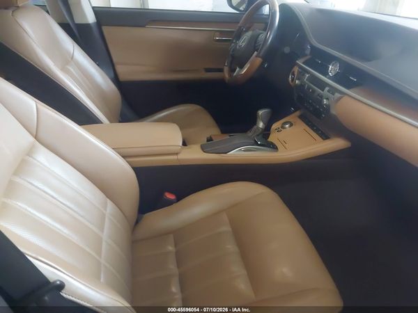 2017 LEXUS ES 300H