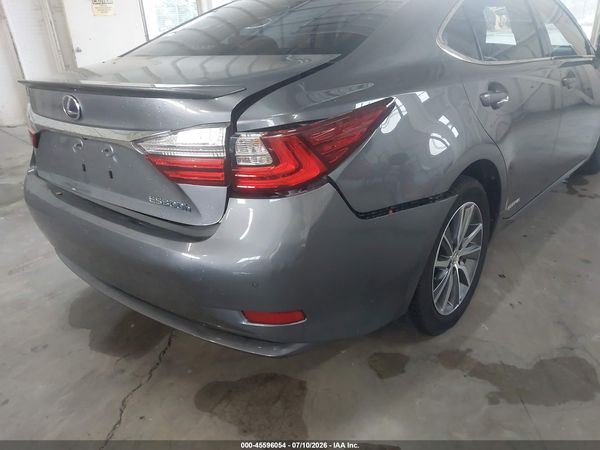 2017 LEXUS ES 300H