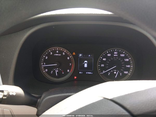 2017 HYUNDAI TUCSON SE