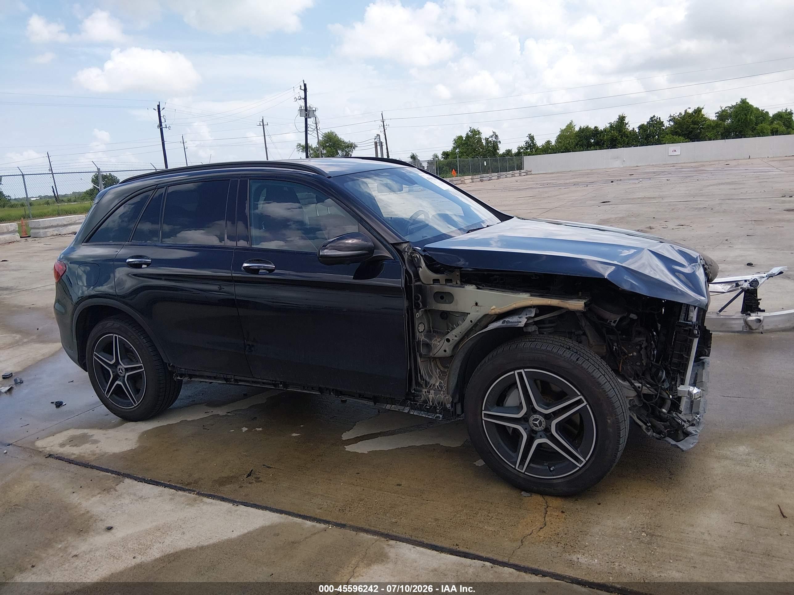 2021 MERCEDES-BENZ GLC 300 SUV