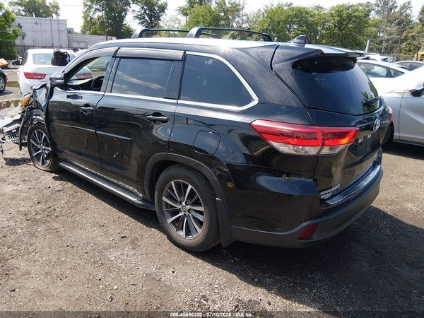 2018 TOYOTA HIGHLANDER XLE
