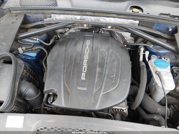 2017 PORSCHE MACAN