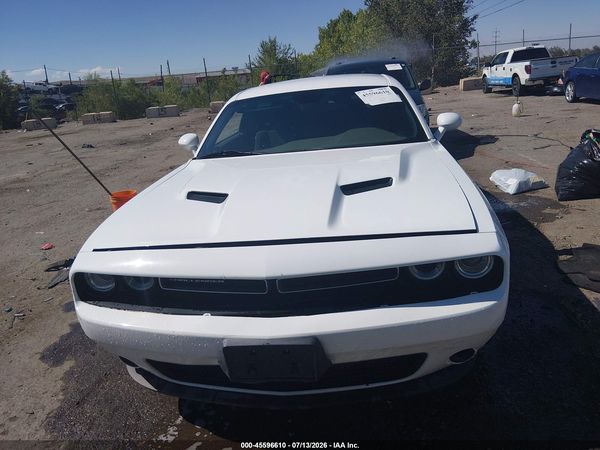 2016 DODGE CHALLENGER SXT