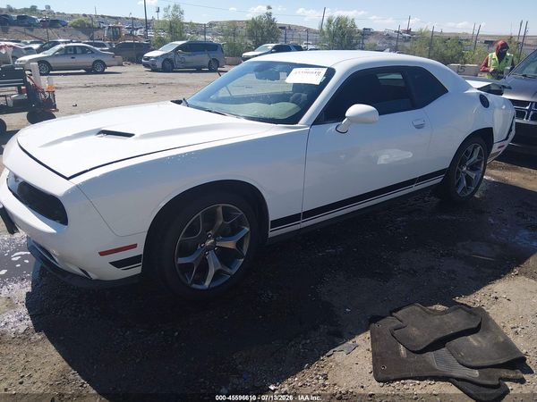 2016 DODGE CHALLENGER SXT