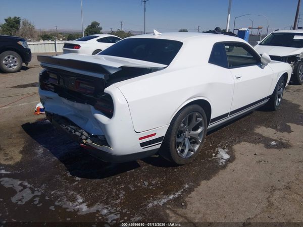 2016 DODGE CHALLENGER SXT