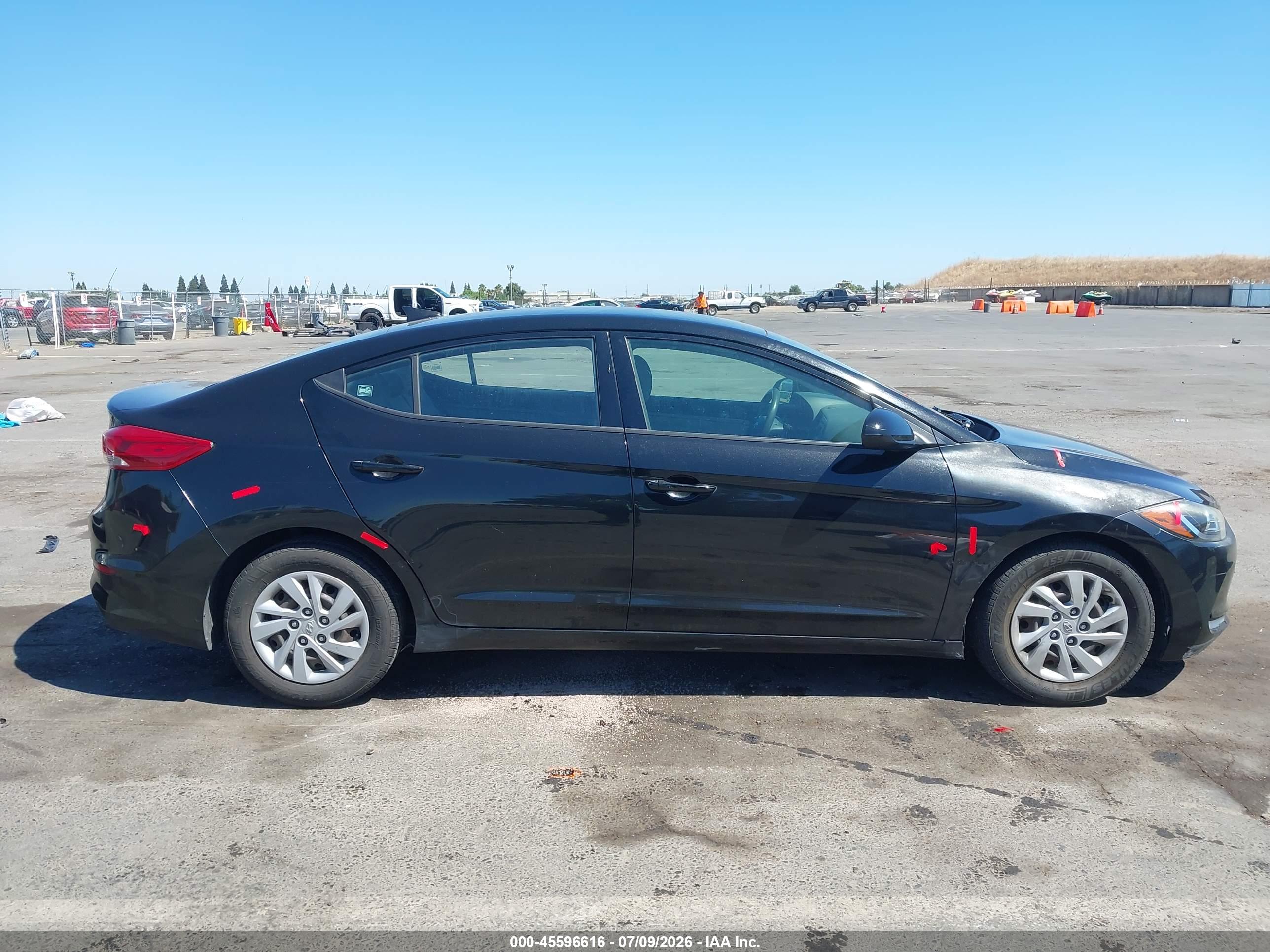 2017 HYUNDAI ELANTRA SE Base