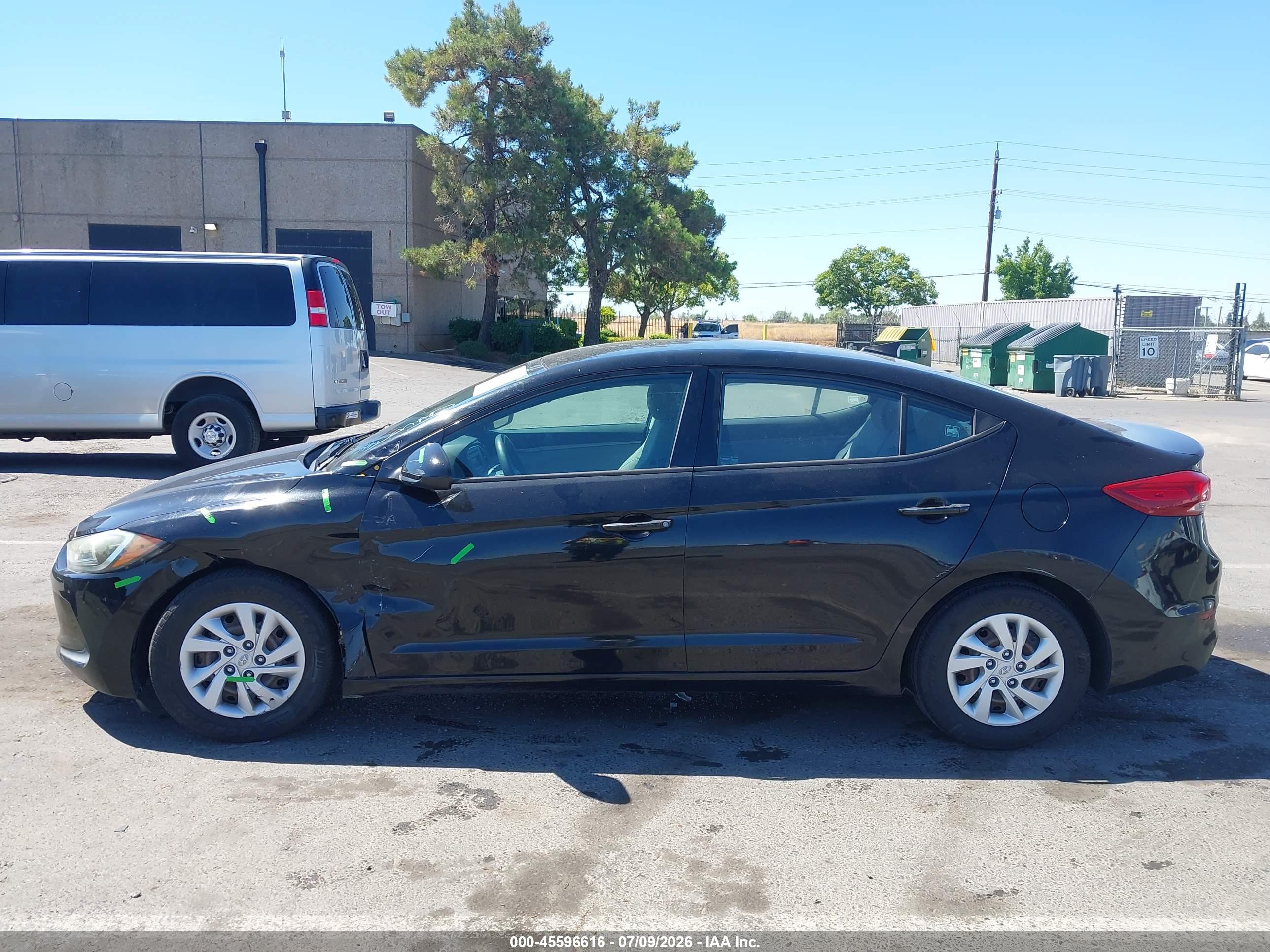 2017 HYUNDAI ELANTRA SE Base