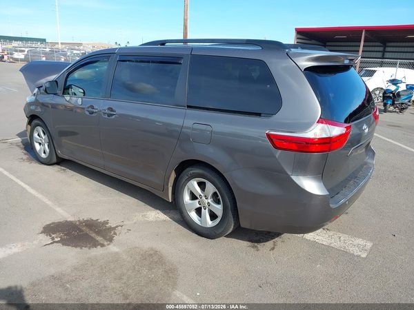 2015 TOYOTA SIENNA — I3
