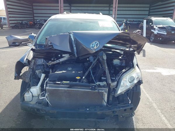 2015 TOYOTA SIENNA — I6
