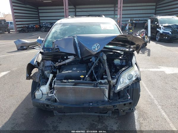 2015 TOYOTA SIENNA — I115