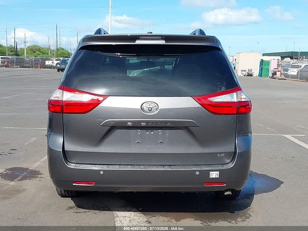 2015 TOYOTA SIENNA — I119