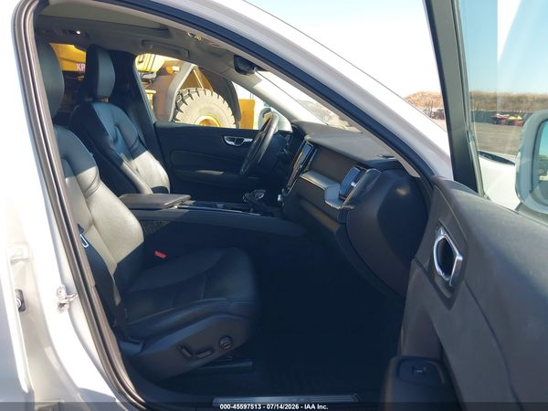 2019 VOLVO XC60 T5 MOMENTUM