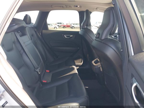 2019 VOLVO XC60 T5 MOMENTUM