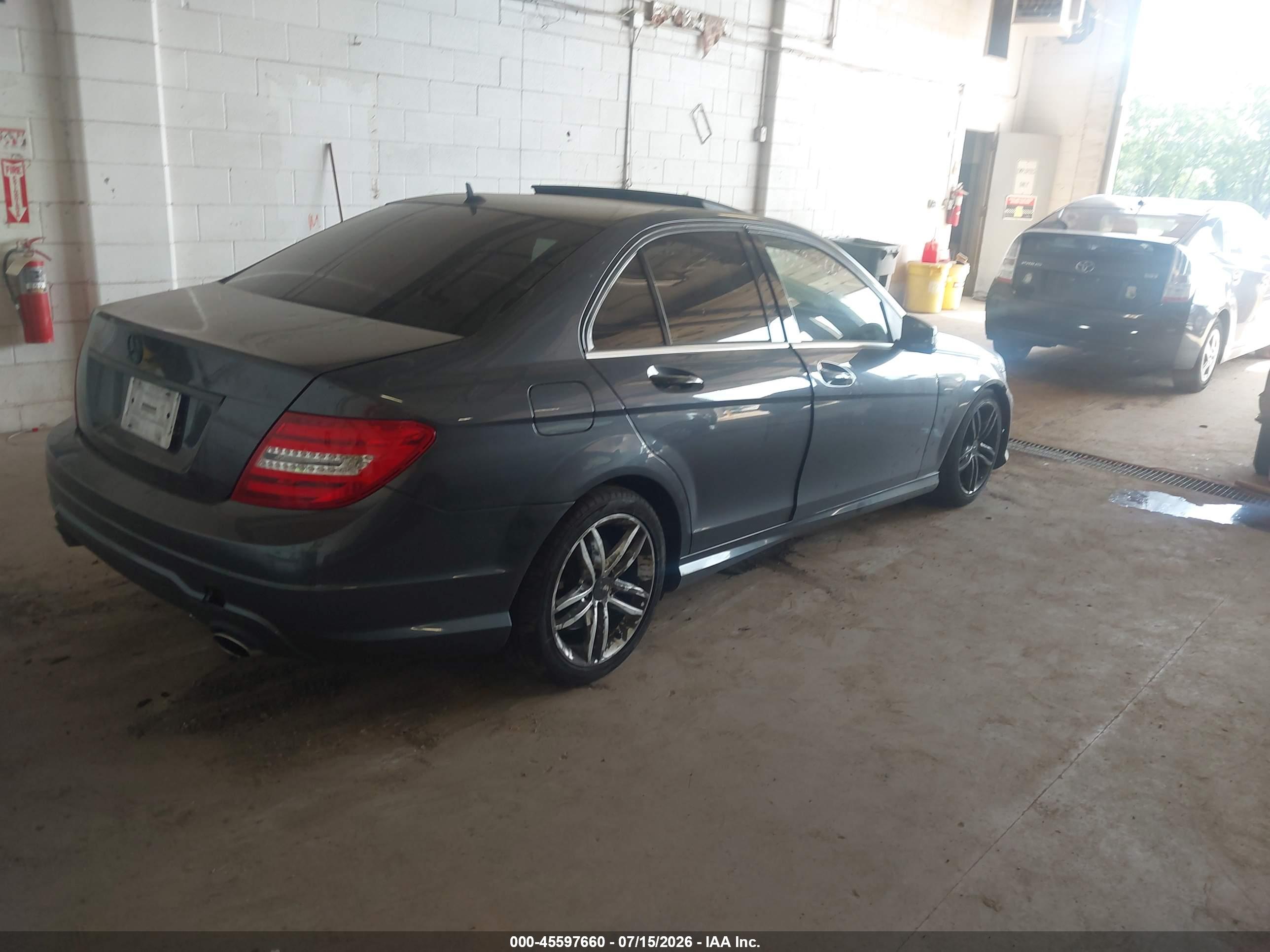 2013 MERCEDES-BENZ C 300 SPORT 4MATIC