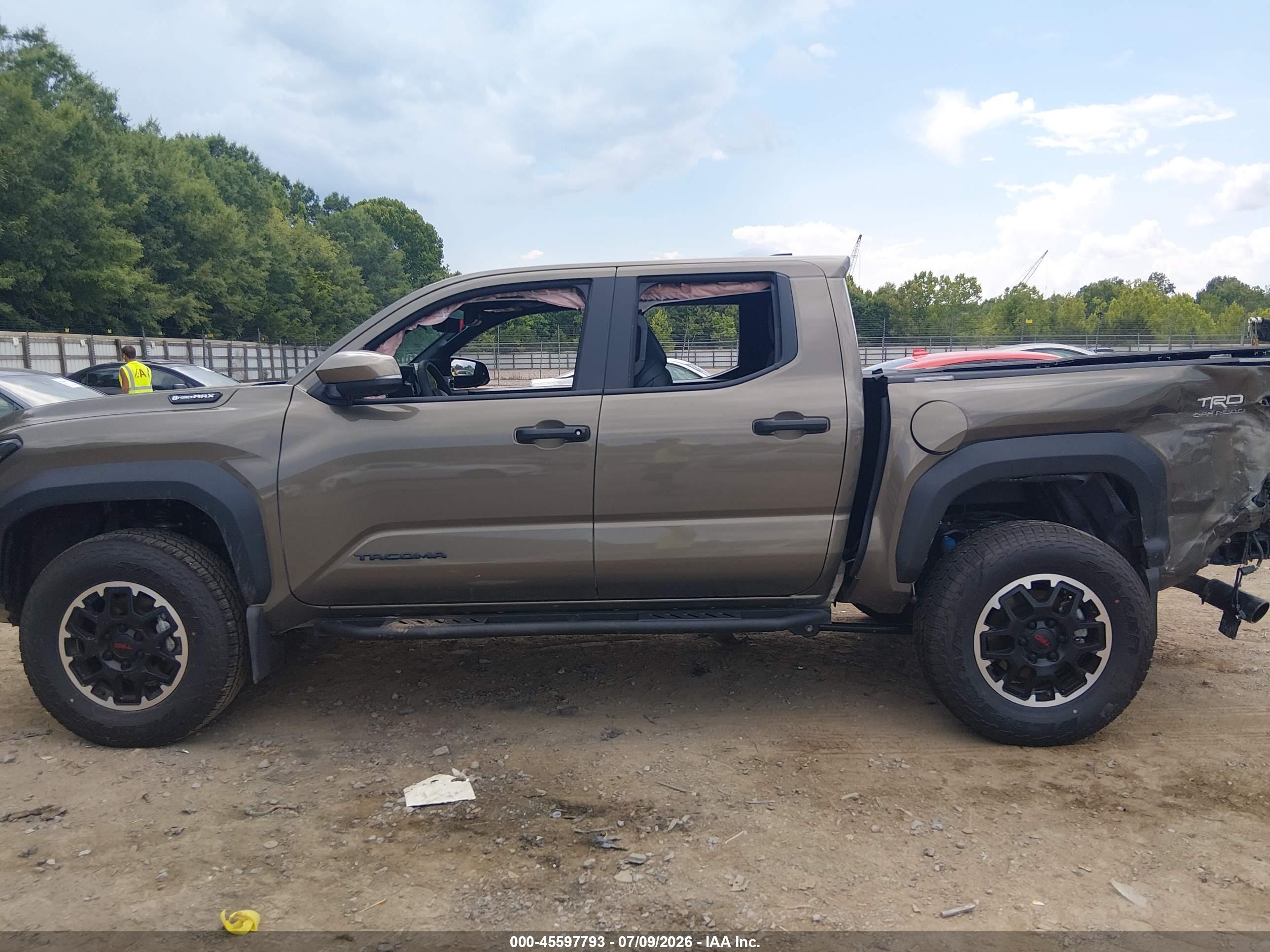 2026 TOYOTA TACOMA HYBRID TRD OFF ROAD