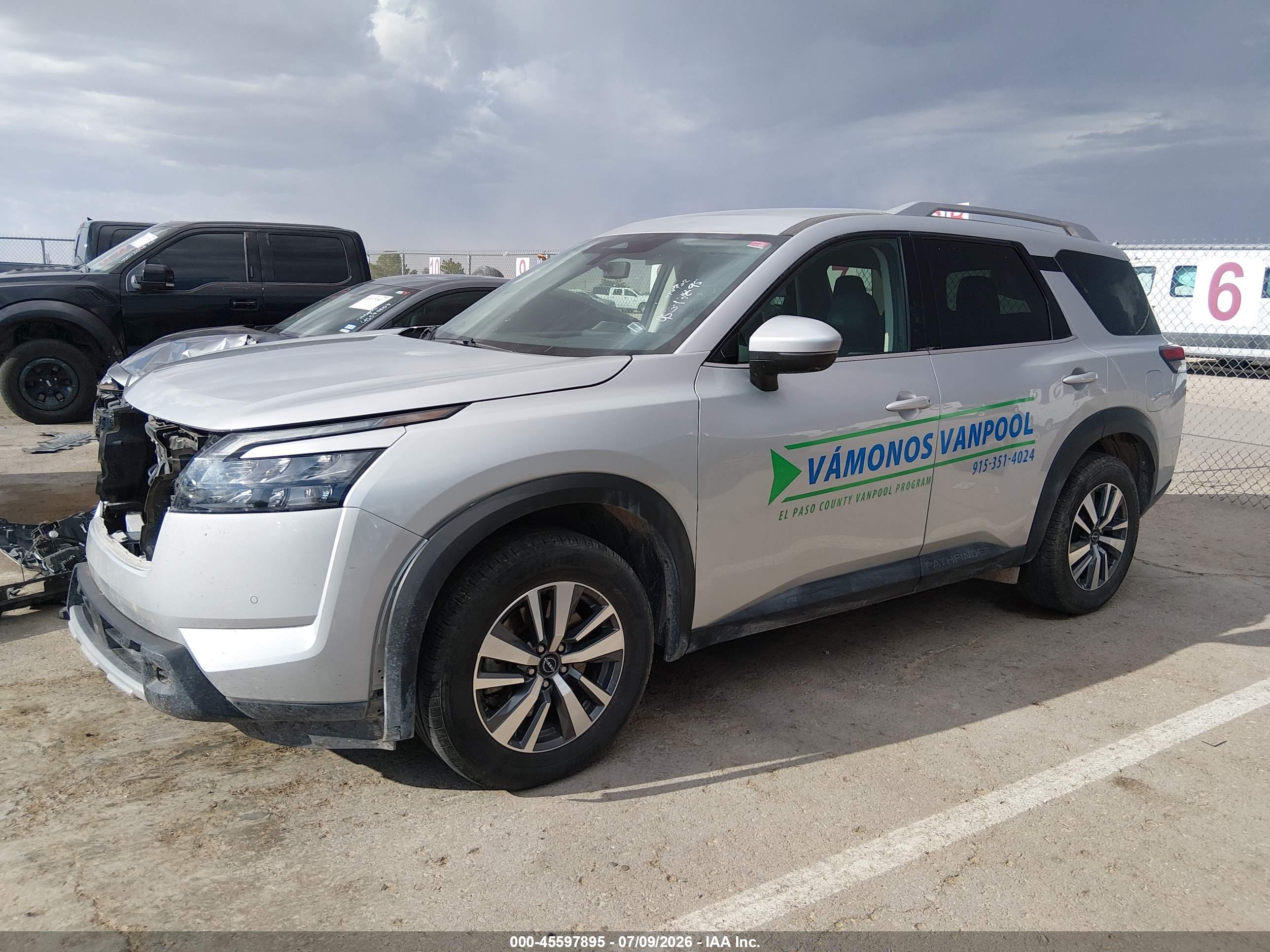 2025 NISSAN PATHFINDER SL FWD