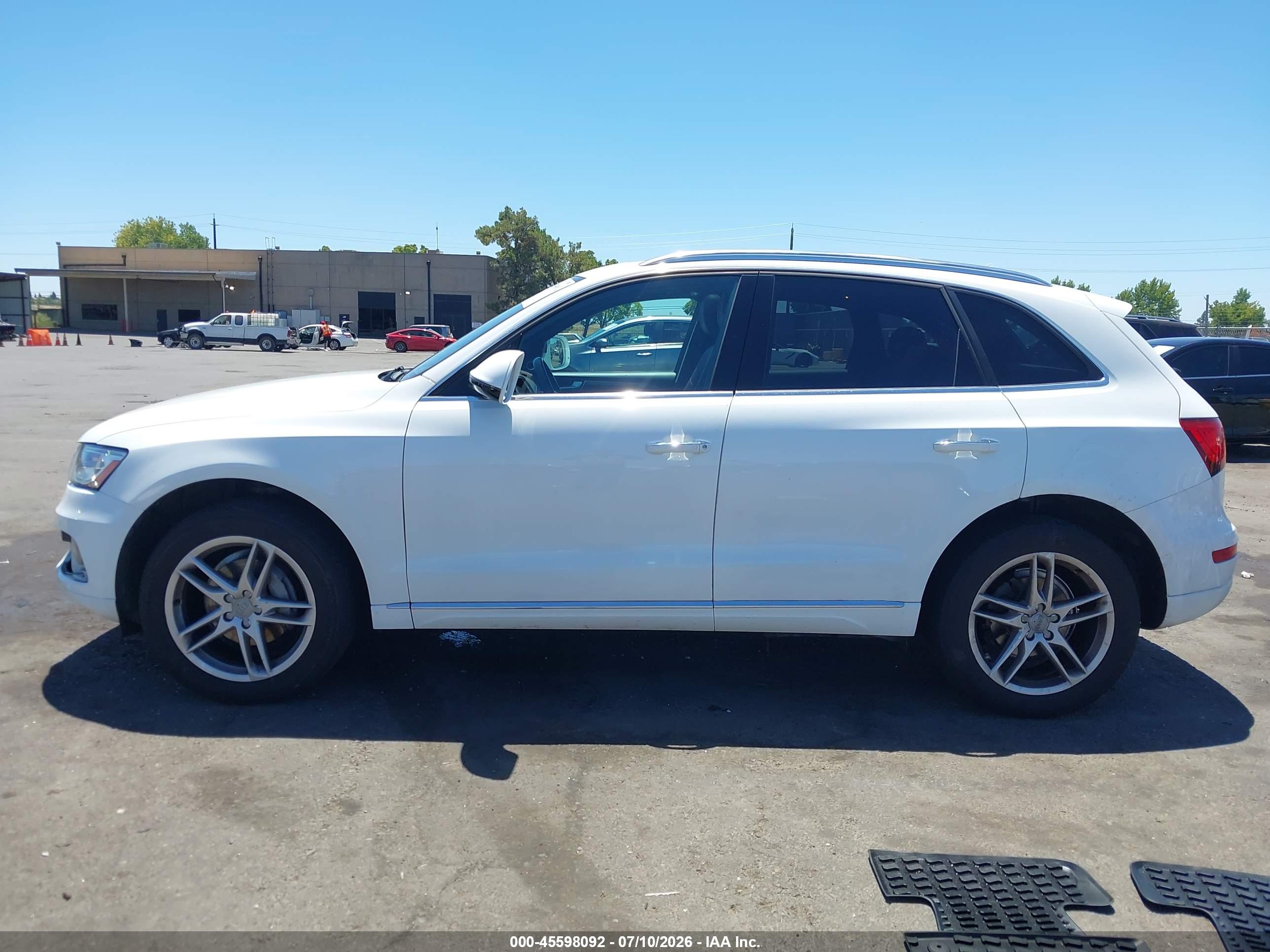 2017 AUDI Q5 quattro Premium Plus