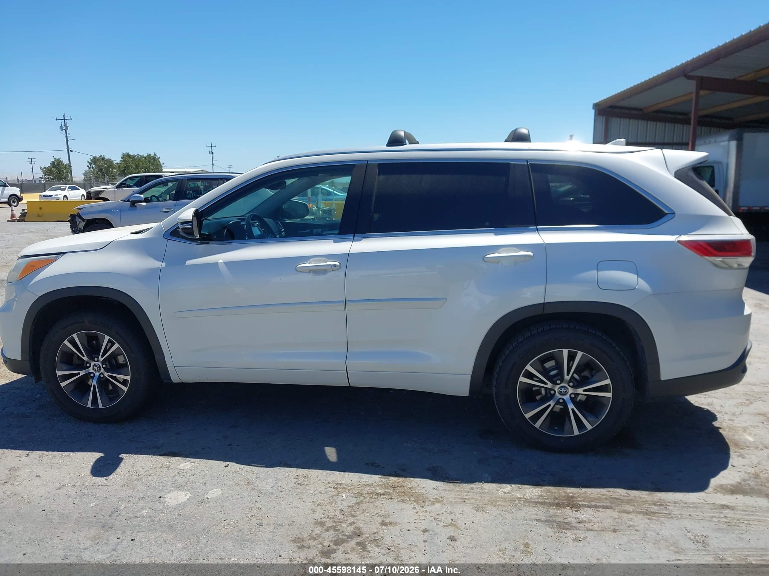 2016 TOYOTA HIGHLANDER XLE V6