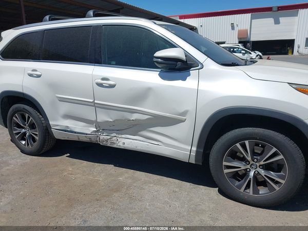 2016 TOYOTA HIGHLANDER XLE V6