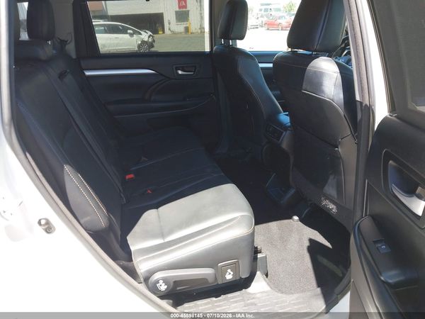 2016 TOYOTA HIGHLANDER XLE V6