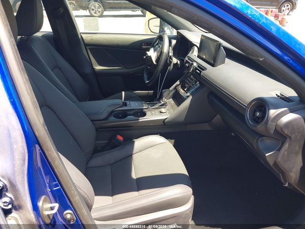2025 LEXUS IS 300 F SPORT DESIGN