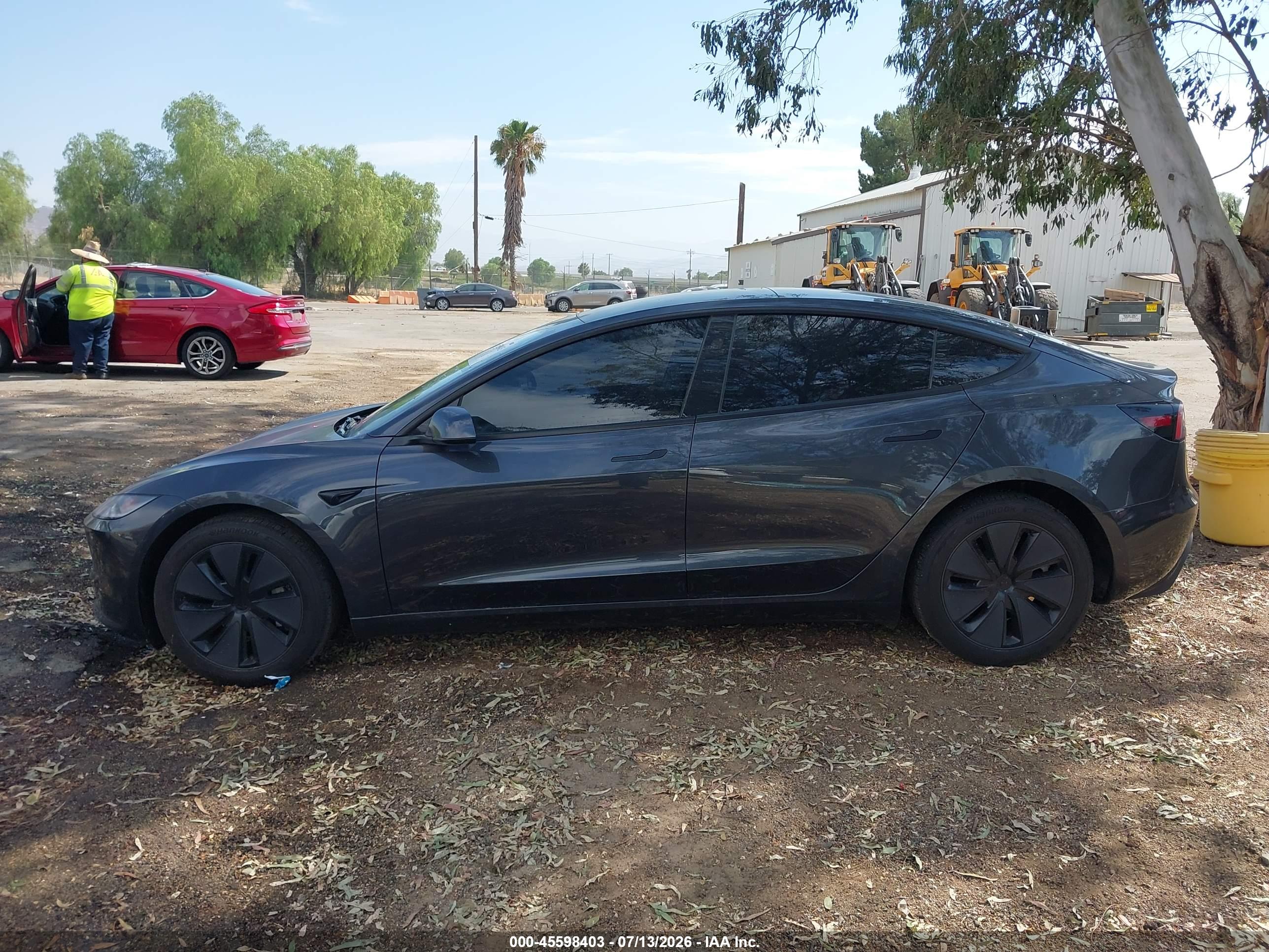 2025 TESLA MODEL 3