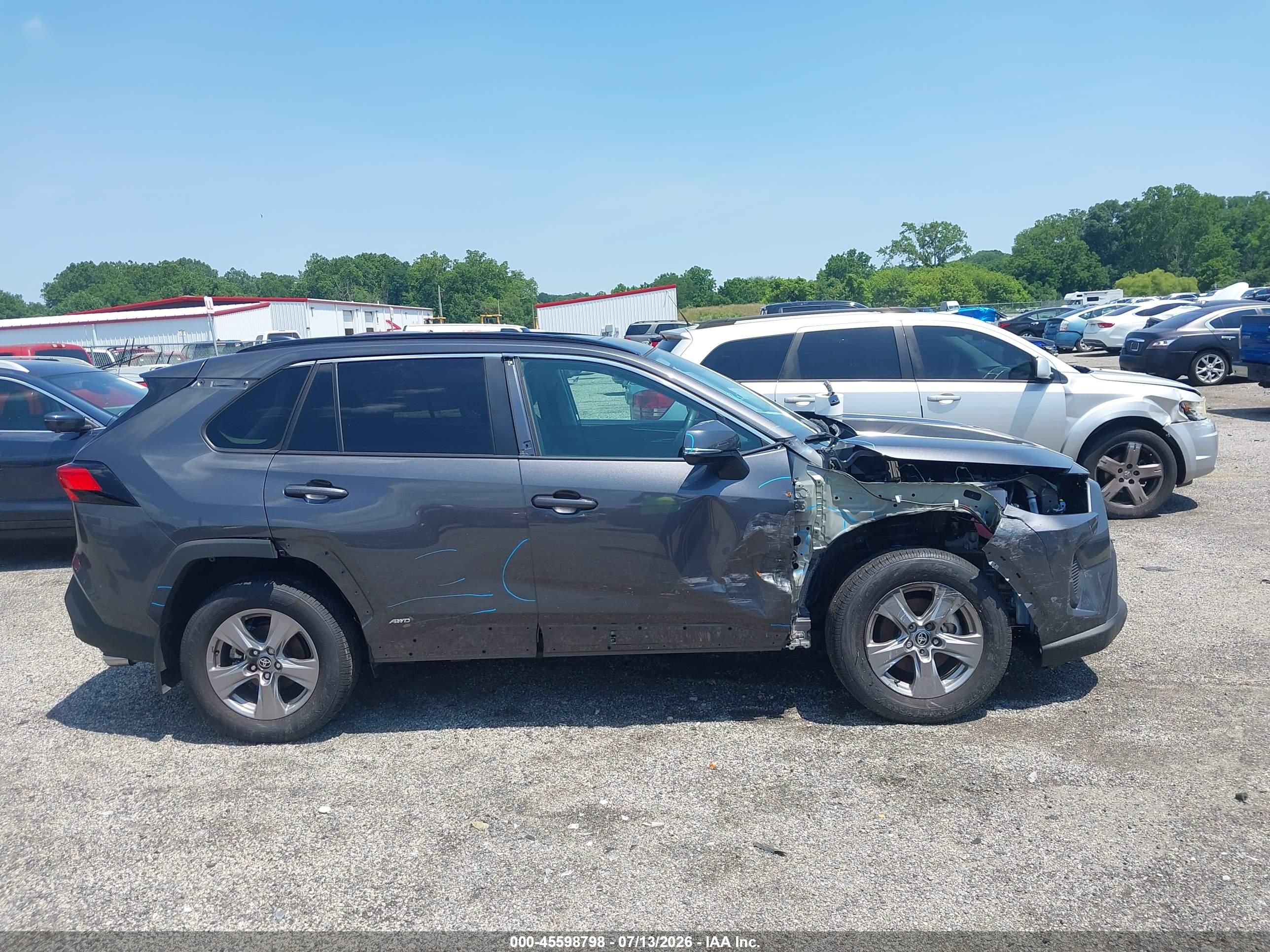 2025 TOYOTA RAV4 HYBRID XLE