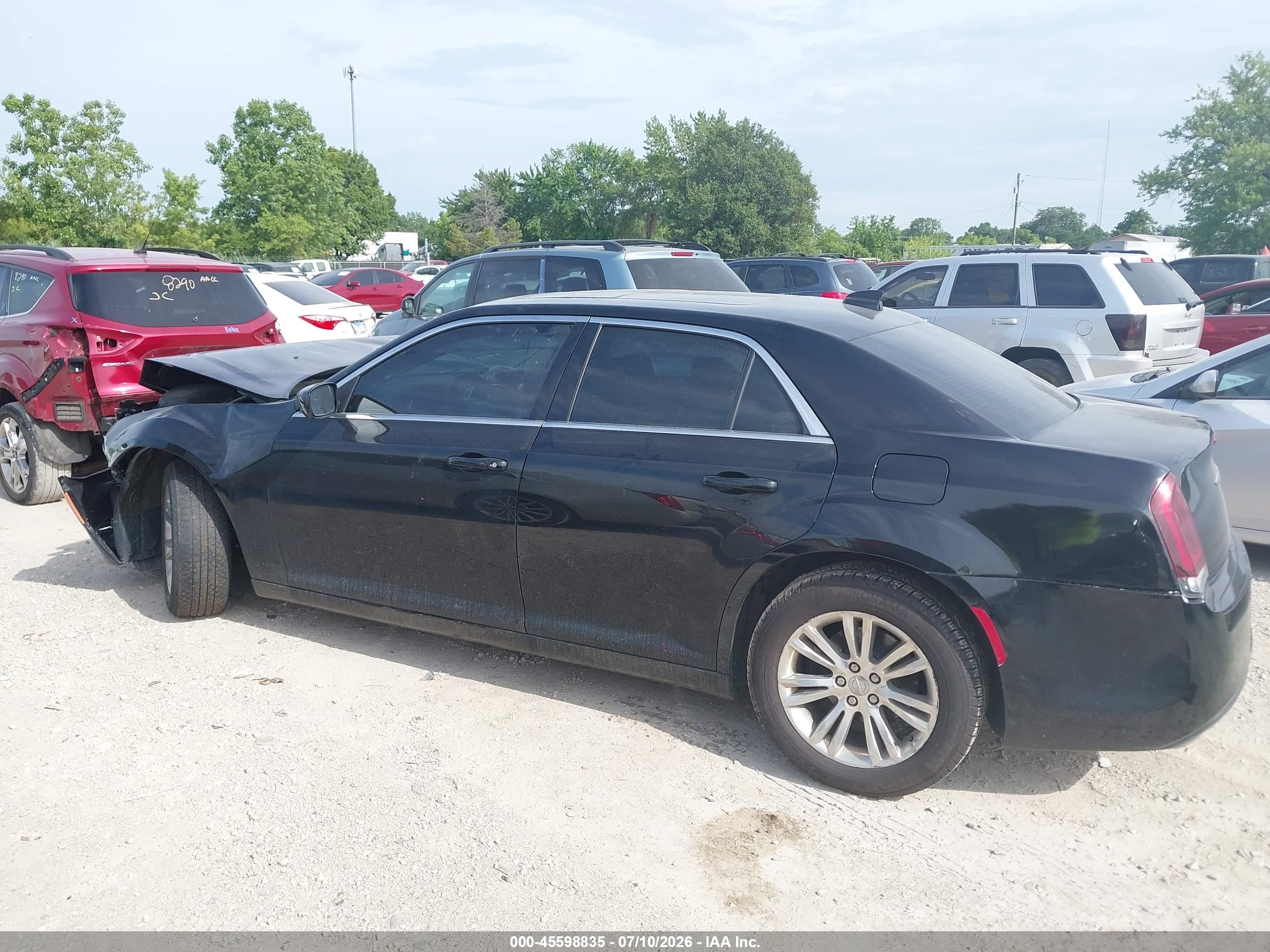 2017 CHRYSLER 300 LIMITED