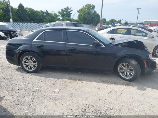 2017 CHRYSLER 300 LIMITED