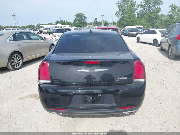 2017 CHRYSLER 300 LIMITED