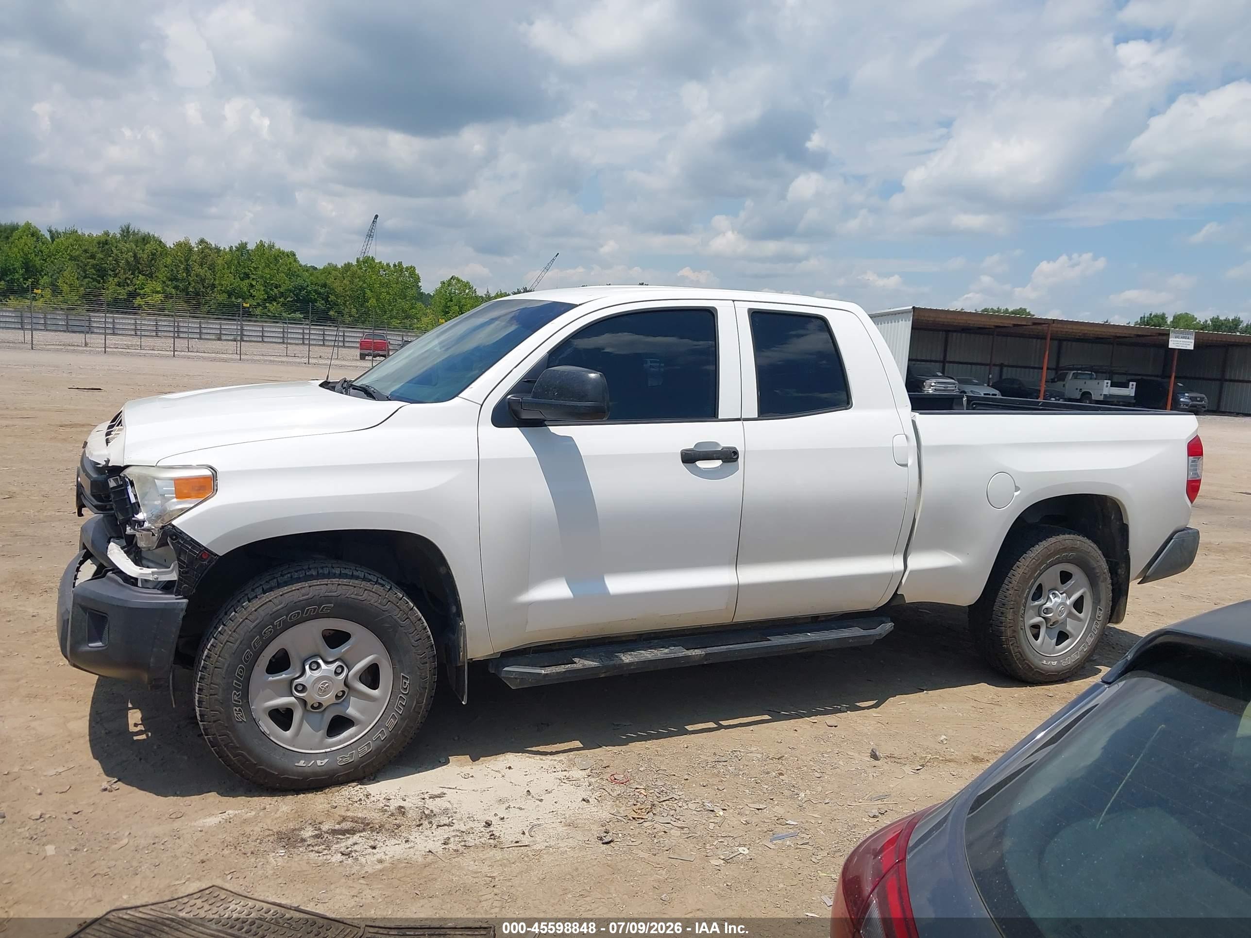 2017 TOYOTA TUNDRA SR 4.6L V8