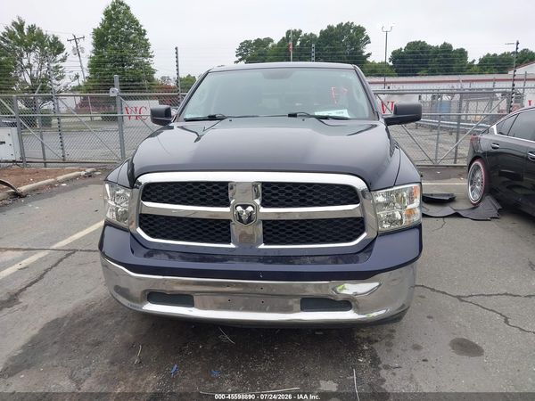 2017 RAM 1500 SLT  4X2 6'4 BOX