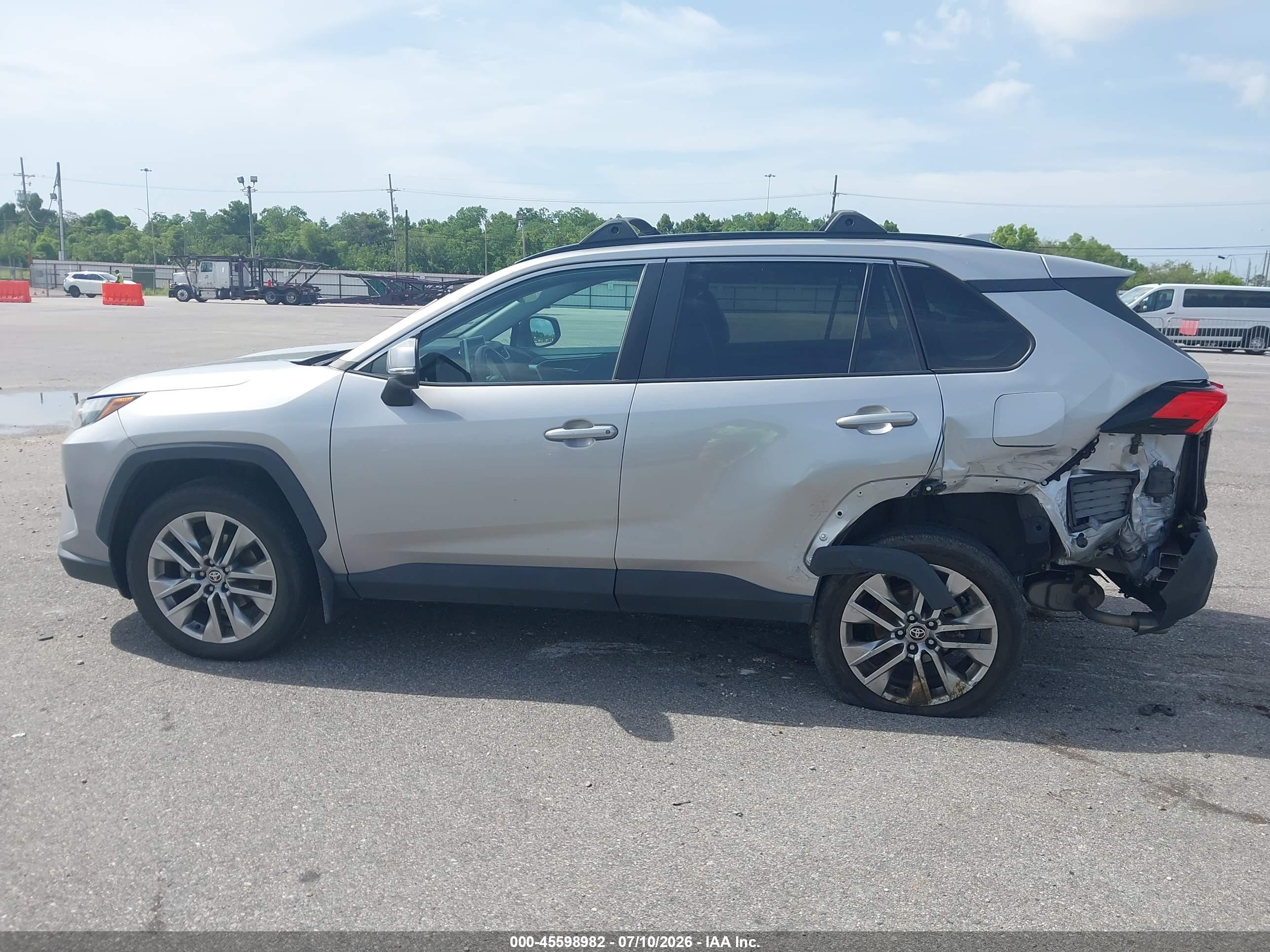 2023 TOYOTA RAV4 XLE PREMIUM