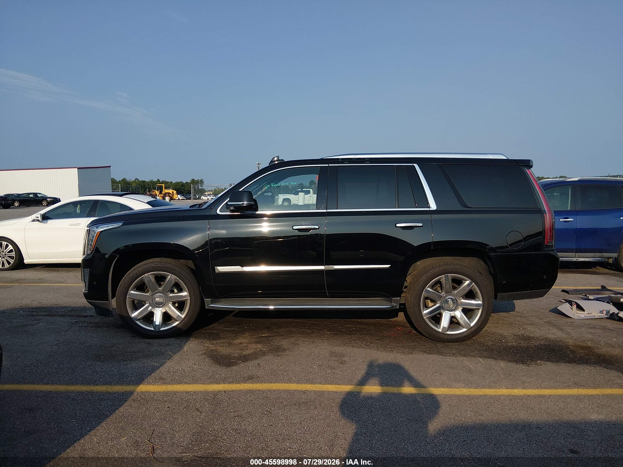 2019 CADILLAC ESCALADE LUXURY