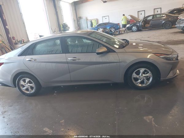 2023 HYUNDAI ELANTRA SE