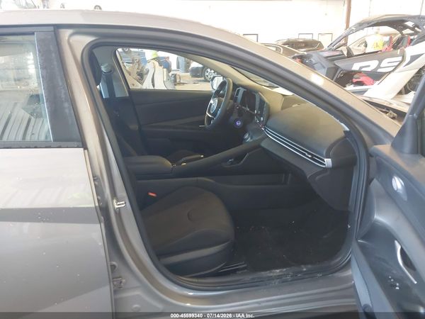 2023 HYUNDAI ELANTRA SE