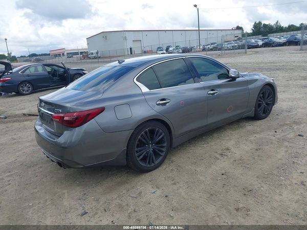 2015 INFINITI Q70