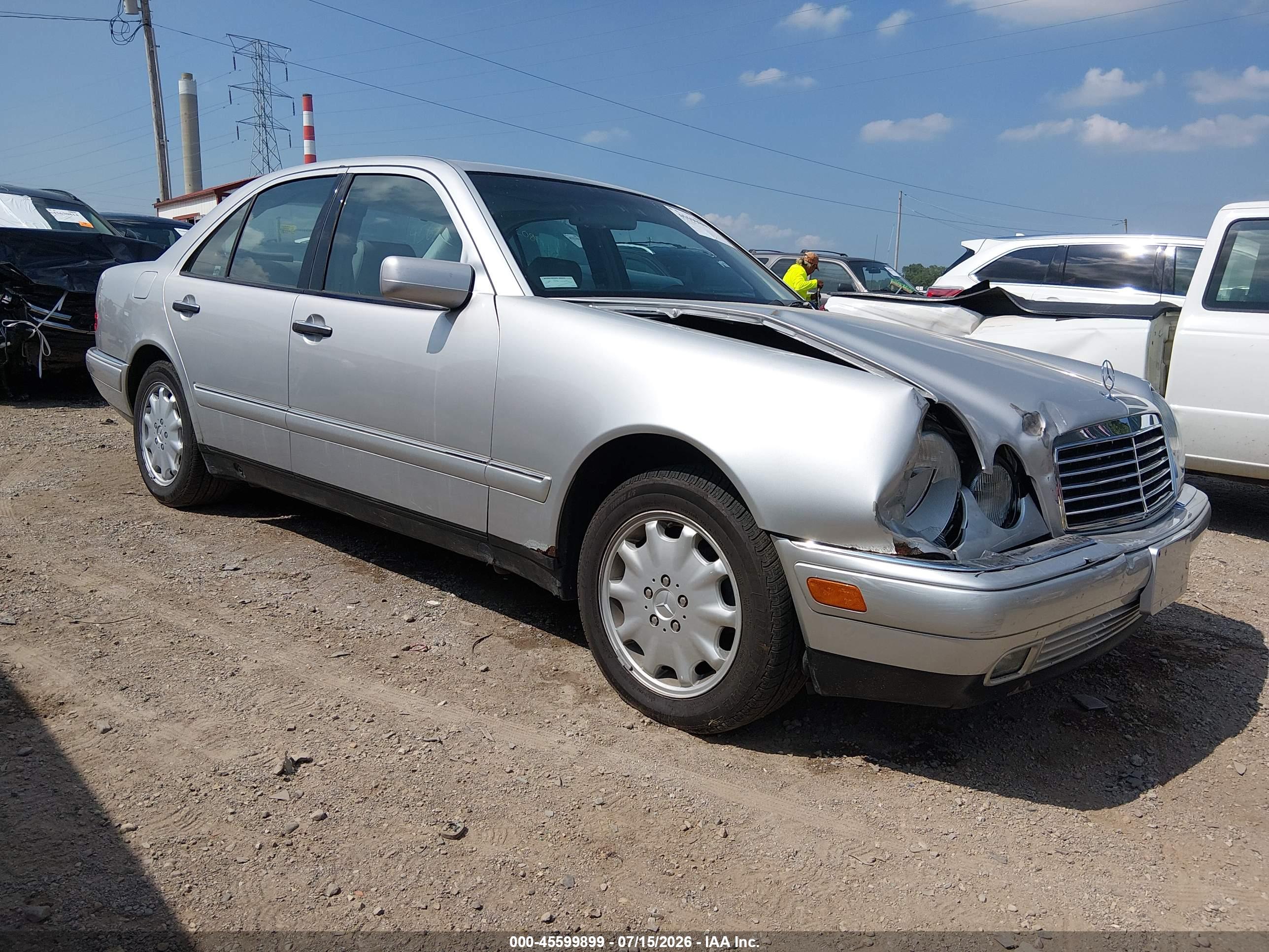 1999 MERCEDES-BENZ E 320 E320W 4-Matic